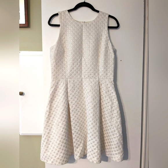 Dress 👗 - Picture 2 of 3